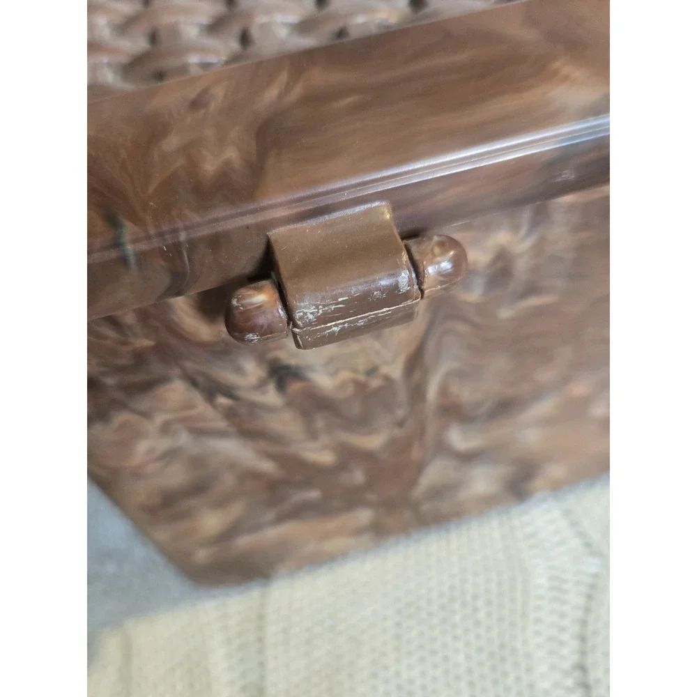 Brown Plastic Sewing Caddy w\ Handle, Magnetic Needle Holder & Organizer Vintage